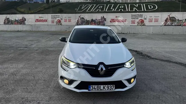 Renault Megane موديل 2018 باضافات من  دون تغيير من YTR AUTO