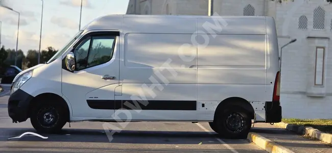 Renault Master موديل 2015 بدون عيوب وبدون طلاء