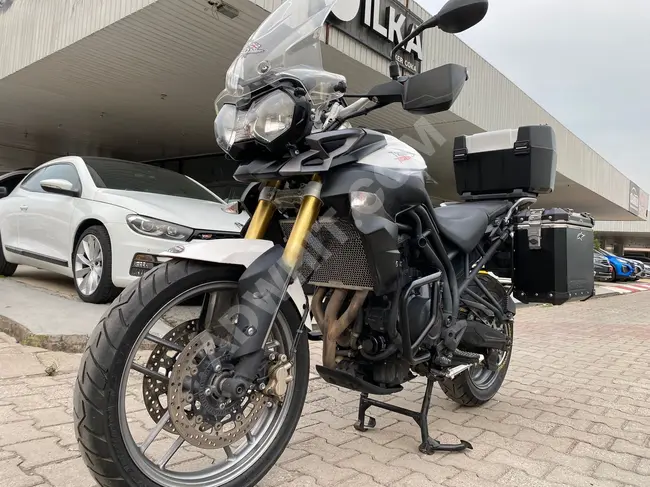 دراجة نارية Triumph Tiger 800 كامل + بدون أخطاء