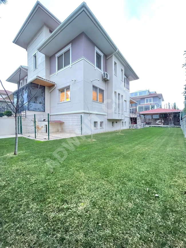 Deniz  İstanbul sitesinde  lüks bir villa kiralama fırsatı