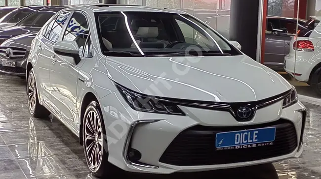 DİCLE OTOdn 2021 COROLLA 1.8 HYBRİD FLAME X-PACK+HAYALET+SUNROOF