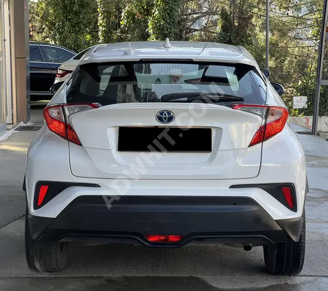 TOYOTA C-HR HYBRID car, authorized service agency, low mileage