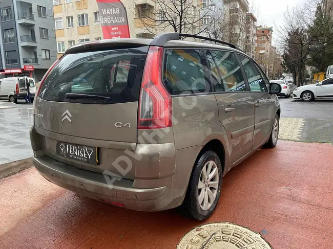 Citroen C4 Picasso 2010 - Available with a down payment of 30% and the remainder over 36 months with a cash bond system.