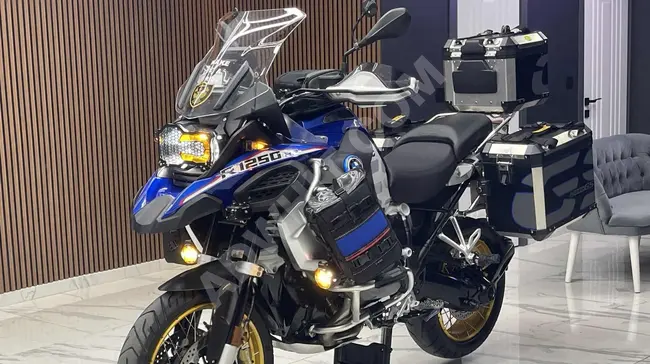 BMW R1250GS model 2019 without defects or scratches and fully equipped with all specifications.