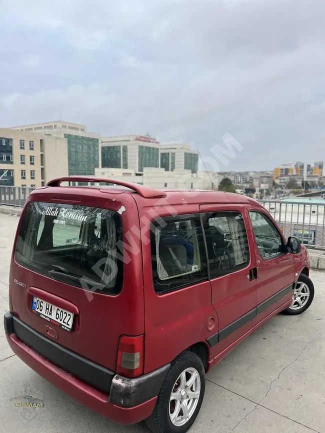 سيارة PEUGEOT PARTNER 1,9D  موديل  2003 بمحرك خالٍ من العيوب منOSMANLI