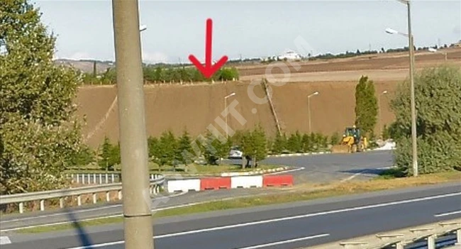 Land with an area of 9541 m² next to the highway in Silivri Fenerköy