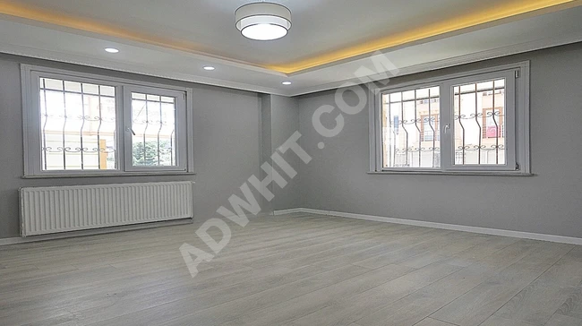 ANA CADDE ÜZERİ AİLE APARTMANINDA GENİŞ VE FERAH İSKANLI 2+1