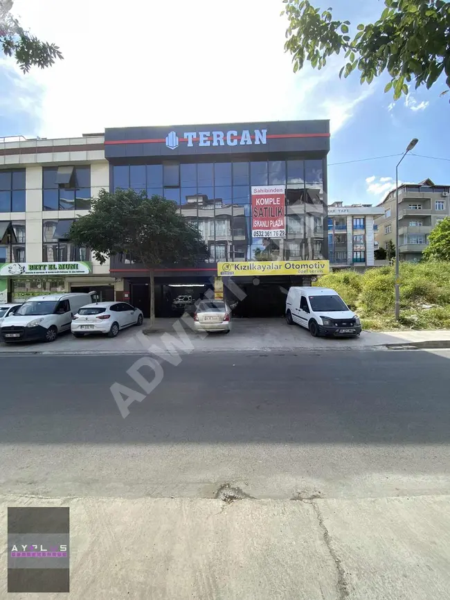 Commercial building for sale in the BEYLİKDÜZÜ YAKUPLU area