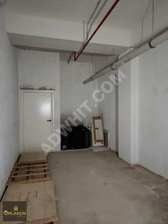 Warehouse for rent with an area of 25 square meters in the PARKMAVERA2 area next to MİLLET Park.