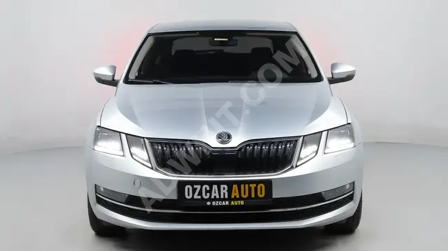 OCTAVIA STYLE car model 2019 with maintenance by the authorized dealer.