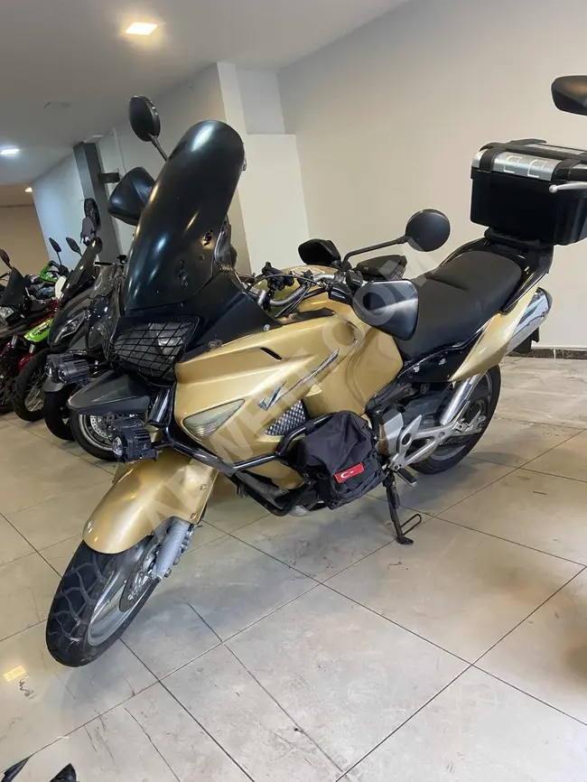 Honda XL 1000V Varadero بدون عيوب بلون خاص ,عداد 60.000 كم من Point motors