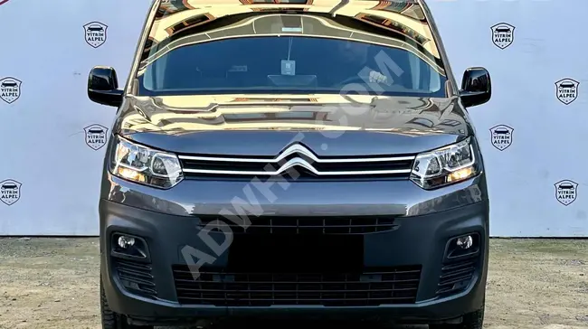 سيارة CITROEN BERLİNGO موديل*2023*بقوة 100حصان*ديزل*بمسافة 31000كم*لون خاص