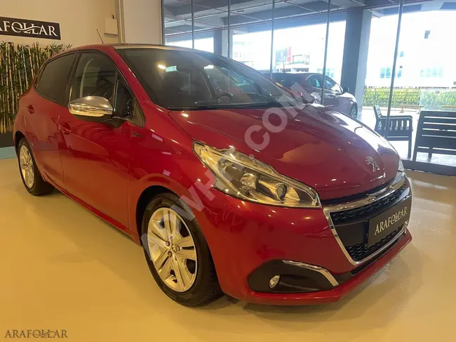 PEUGEOT 208 SİGNATURE 1.5 Blue HDI موديل 2020, سقف زجاجي, عداد 37.000 كم