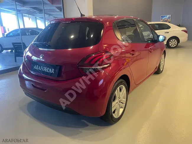 PEUGEOT 208 SİGNATURE 1.5 Blue HDI موديل 2020, سقف زجاجي, عداد 37.000 كم