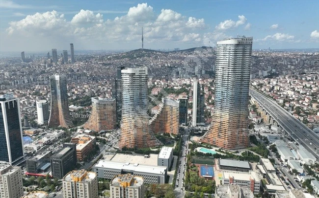 Apartment 1+1 for sale in building D of the ATAŞEHİR VARYAP MERİDİAN complex