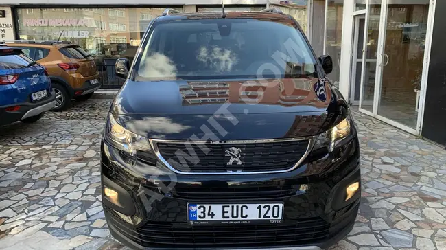 سيارةPeugeot  rıfter بحالة ممتازة، بدون عيوب أو طلاء، المسافة المقطوعة 58,000 كم.