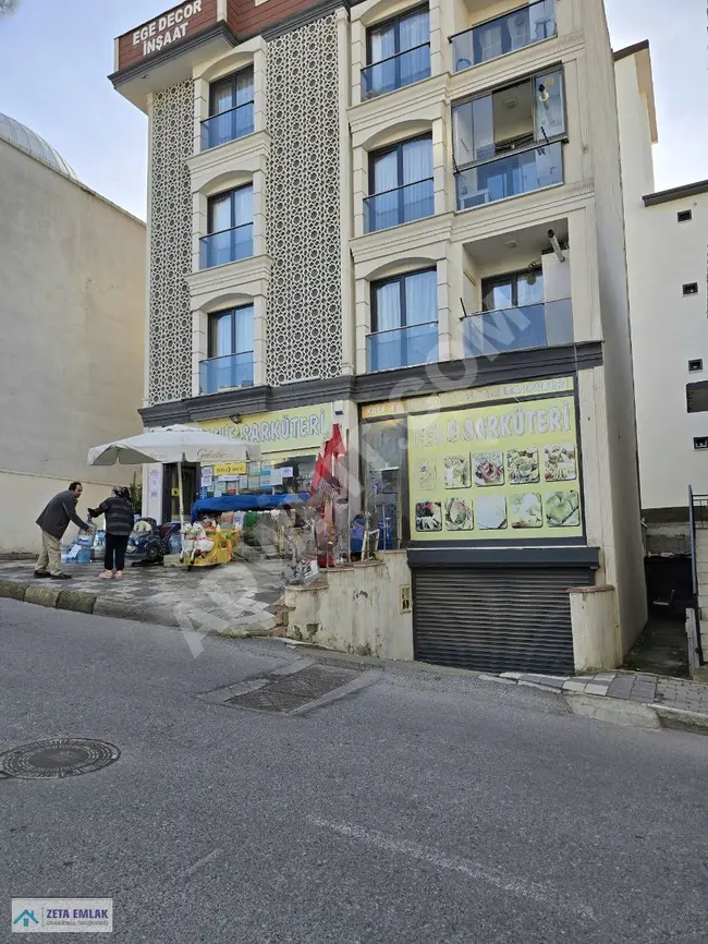 Shop for sale with two ownership deeds at one price in the Pendik Esenyali area.