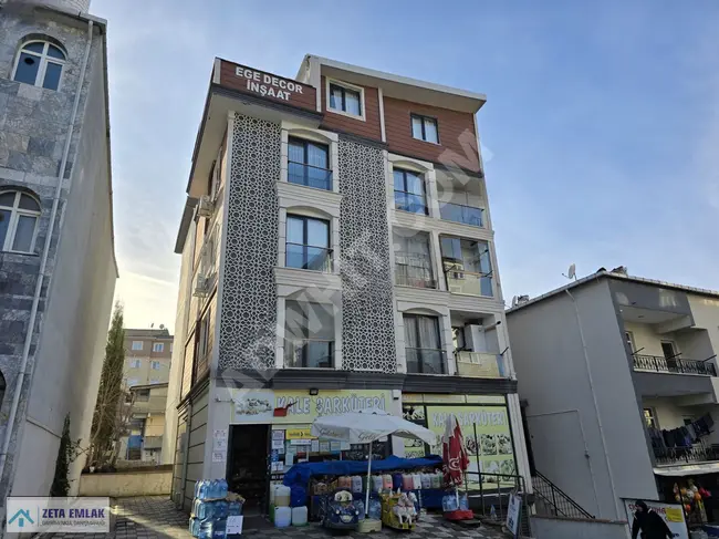 Shop for sale with two ownership deeds at one price in the Pendik Esenyali area.