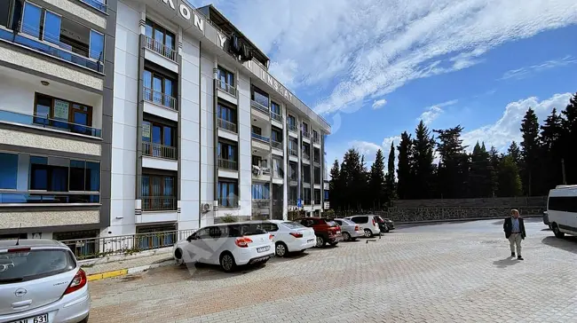 3+1 apartment with a front view for sale, on the second floor, with an area of 120 square meters, in BEYLİKDÜZÜ YAKUPLU.