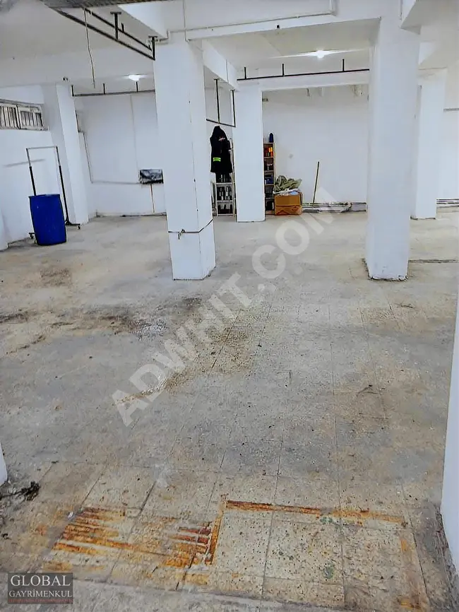 Opportunity shop at the corner of a busy street with an area of 250m2 in MECİDİYEKÖY