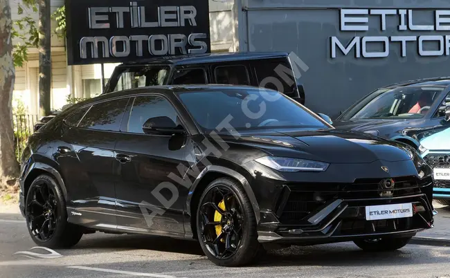 سيارة Lamborghini Urus موديل 2023 بقوة 666 حصان - تدليك- M.MEDIA