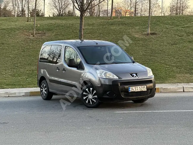 PEUGEOT PARTNER TEPEE model 2012 without expenses