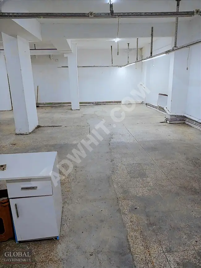 Opportunity shop at the corner of a busy street with an area of 250m2 in MECİDİYEKÖY