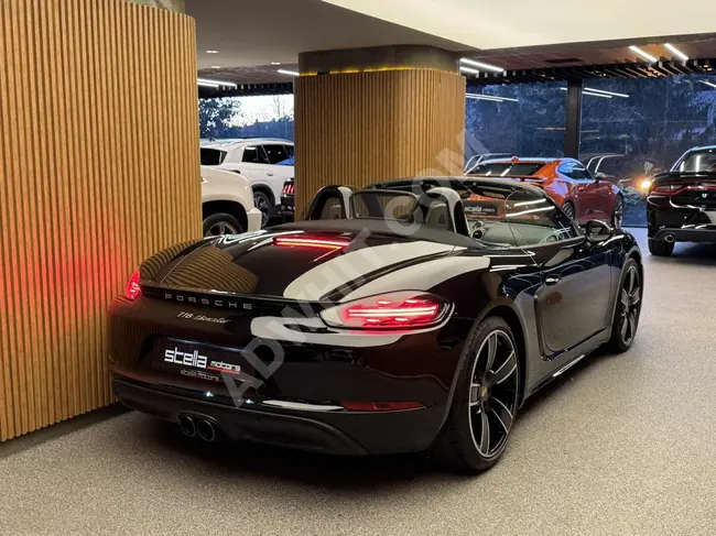 PORSCHE 718 BOXSTER SPOR EGZ موديل 2023 - 20 جنط بقوة 300 حصان