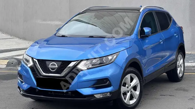 Nissan Qashqai سقف زجاجي + قراءة اللوحات المرورية + متابعة المسار + مرآة قابلة للطي + مجهزة بكافة الملحقات