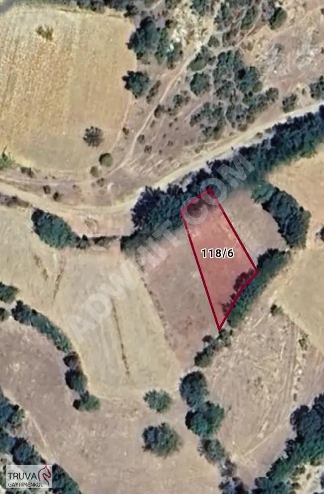 Land for sale where a house with an area of 432 square meters can be built, facing the road in Balıkesir Dursunbey Ramazanlar.