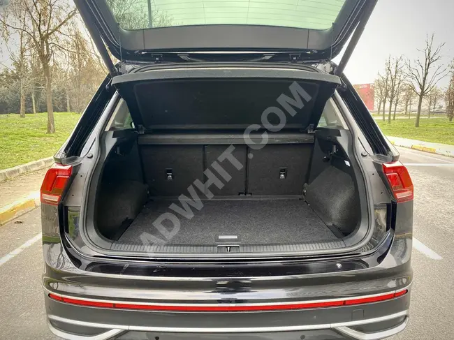 VW TIGUAN ELEGANCE 2022 model with a glass roof, no defects // no paint