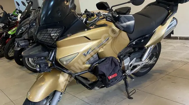 Honda XL 1000V Varadero بعداد 60.000 كم بلون خاص وبدون عيوب - من Point motors