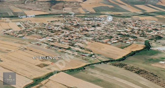 A plot of land measuring 402 square meters next to the village in the Mesinli Ergene district of the Tekirdağ region.