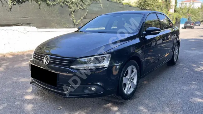 VW JETTA 1.6 car, 2012 model - diesel manual transmission with a mileage of 170,000 km