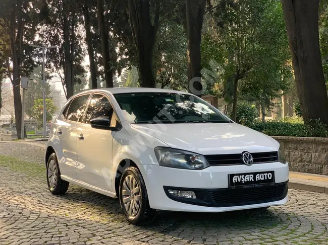 Volkswagen Polo car in excellent condition with a tablet screen at no cost from AVŞAR.