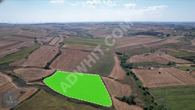 A plot of land measuring 2000 square meters near the village of Silivri Akören.