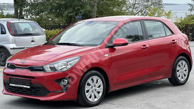 2021 Kia Rio car with no scratches or paint.