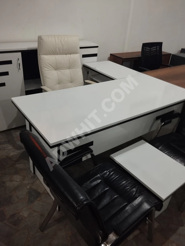 Used office set 05437684500