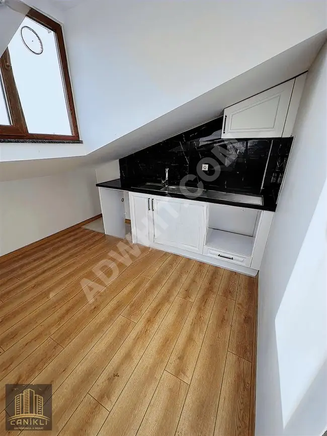 Duplex apartment 3+2 for sale in Pazariçi district, with an area of 200 square meters, 3+2, with parking space.