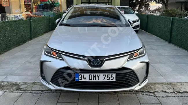 TOYOTA COROLLA 1.8 HYBRİD DREAM E-CVT موديل 2020 اصلية