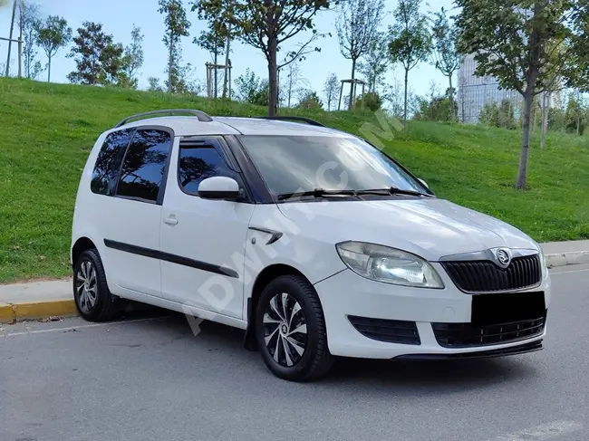 سيارة SKODA ROOMSTER 1.2 STYLE موديل 2010 ناقل حركة يدوي بنزين و نظام غاز مسال