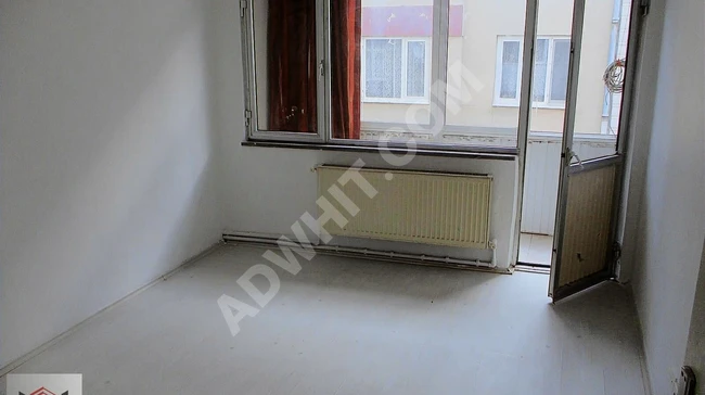 3+1 apartment with natural gas heating system in the FATİH MEVLANAKAPI area