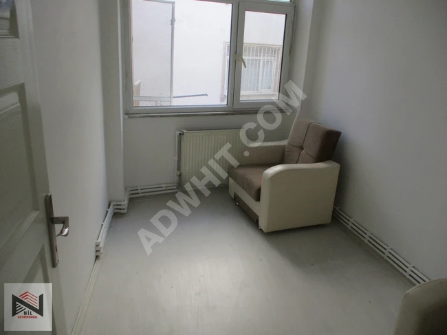 3+1 apartment with natural gas heating system in the FATİH MEVLANAKAPI area