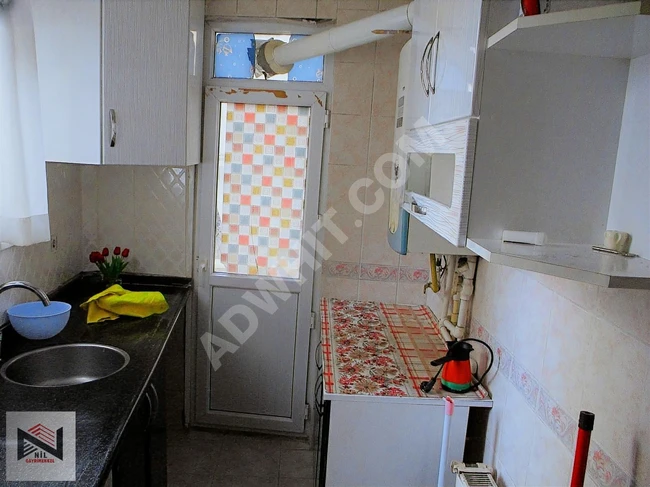 3+1 apartment with natural gas heating system in the FATİH MEVLANAKAPI area