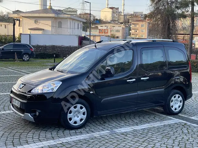 PEUGEOT PARTNER TEPEE 1.6 HDI PREMIUM Car, model 2009, manual transmission, 252,000 kilometers