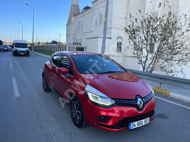 RENAULT CLIO car from YLC AUTOMOTIVE