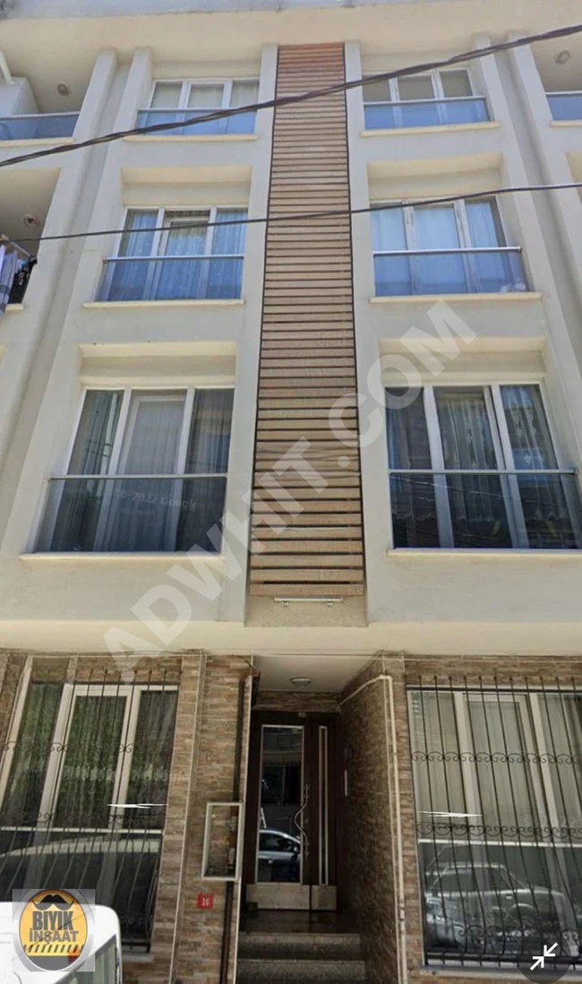 Opportunity apartment on a middle floor in a new building with a housing license suitable for loans.