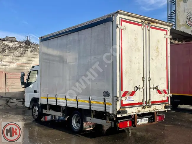 Truck box with aluminum cover featuring a movable roof and sliding curtains