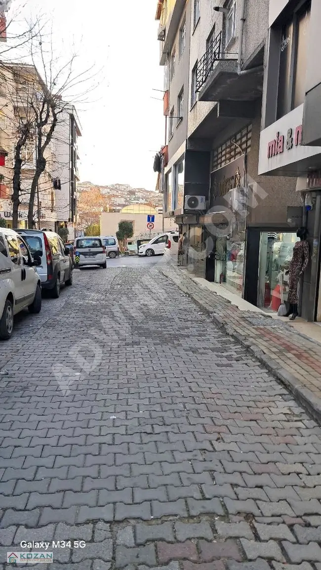 Kozan Gayrimenkul'den ULUBATLI HASAN SOKAK'DA Satılık Dükkan