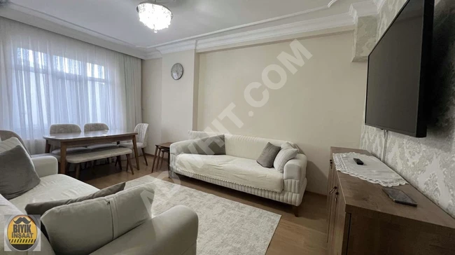 2+1 middle floor apartment on the street, suitable for loans and with housing license in the Muhacir neighborhood.